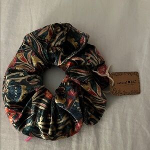 Natural Life Scrunchie Ear Pod Holder